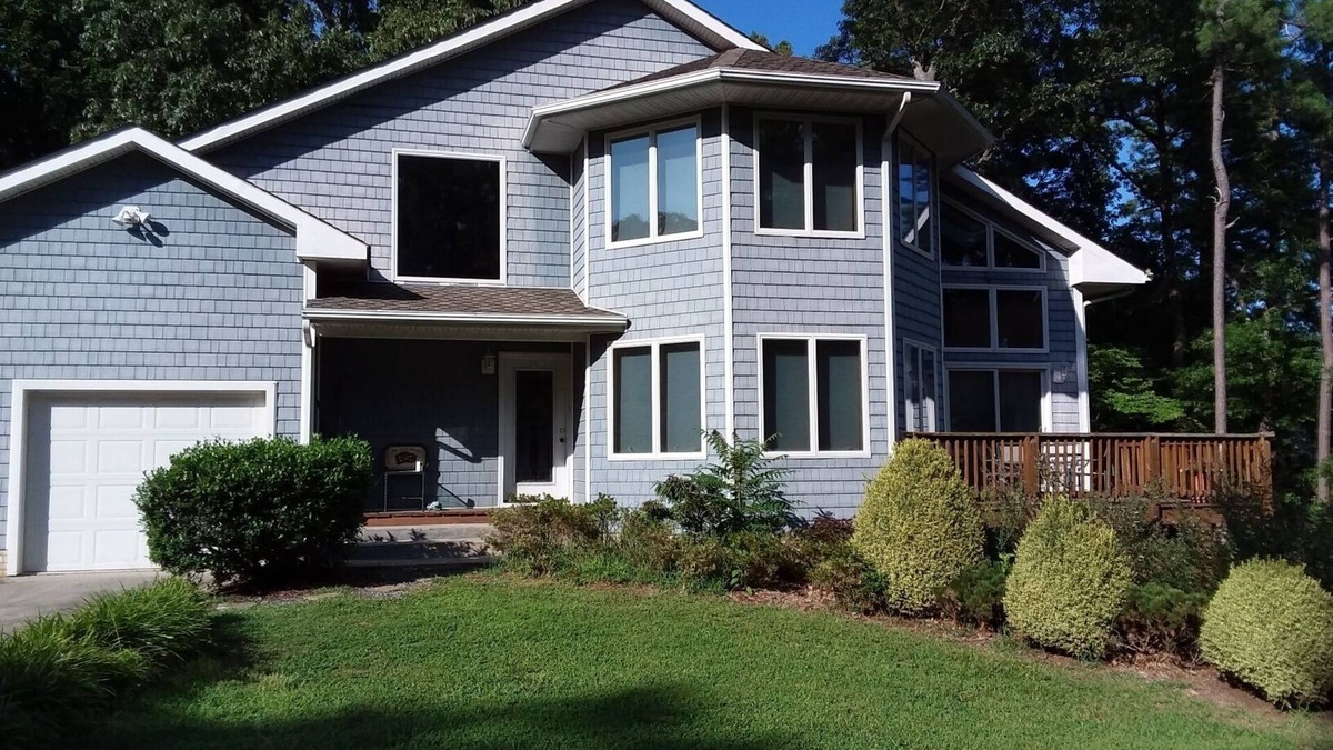 Reedville House | Large, safe, WATERFRONT home in Idyllic setting with kayaks, bikes, &GARAGE use.