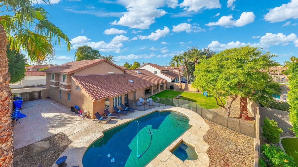 Paradise Park Vista House | LARGE Scottsdale Getaway! Heated Pool, Spa & Yard
