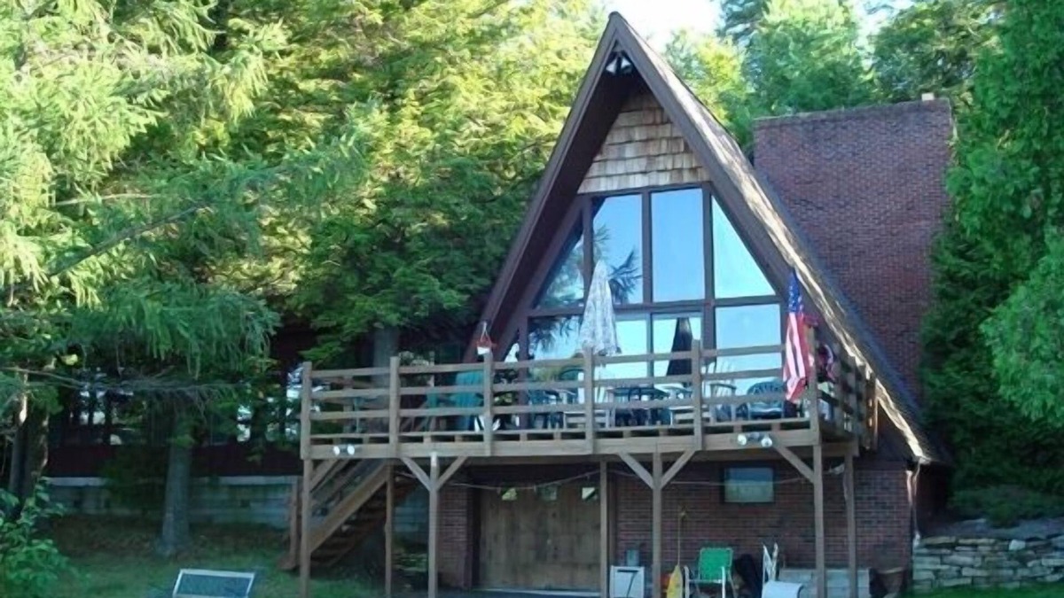 Ellenburg Depot Ski Chalet | Large Secluded Lakefront Chalet on Chazy Lake