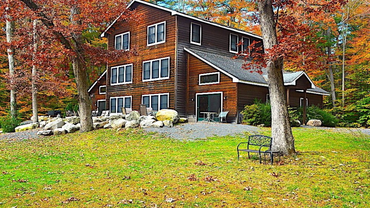 Pine Bush House | Large Secluded Private Estate accommodates 18+. 12 Min. from Town of New Paltz