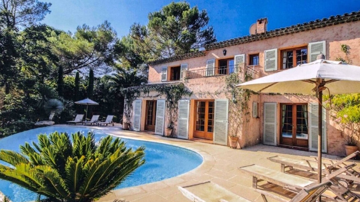 Vallauris Villa | Large, Secured Family Villa w Infinity Pool, Garden, WiFi & AC in Exclusive Area