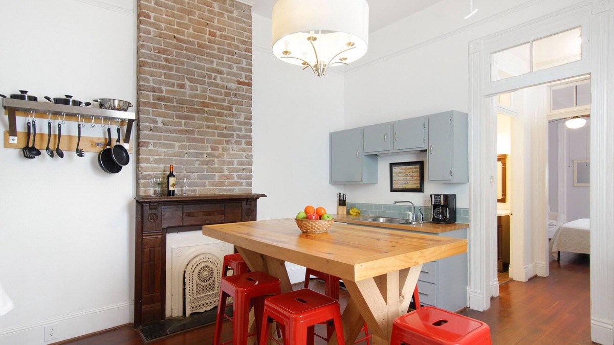 West Riverside House | Large Shotgun Double In Perfect Uptown Location Near Magazine and State St.
