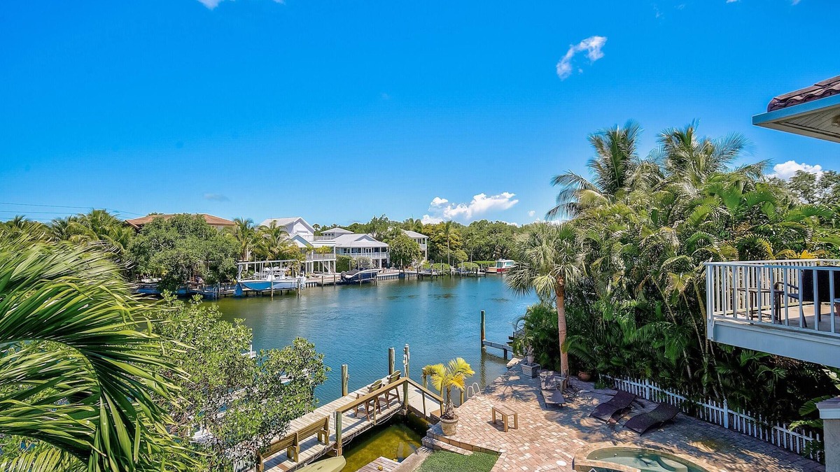 Siesta Key House | Large Siesta Key Home On Water With Pool/Spa