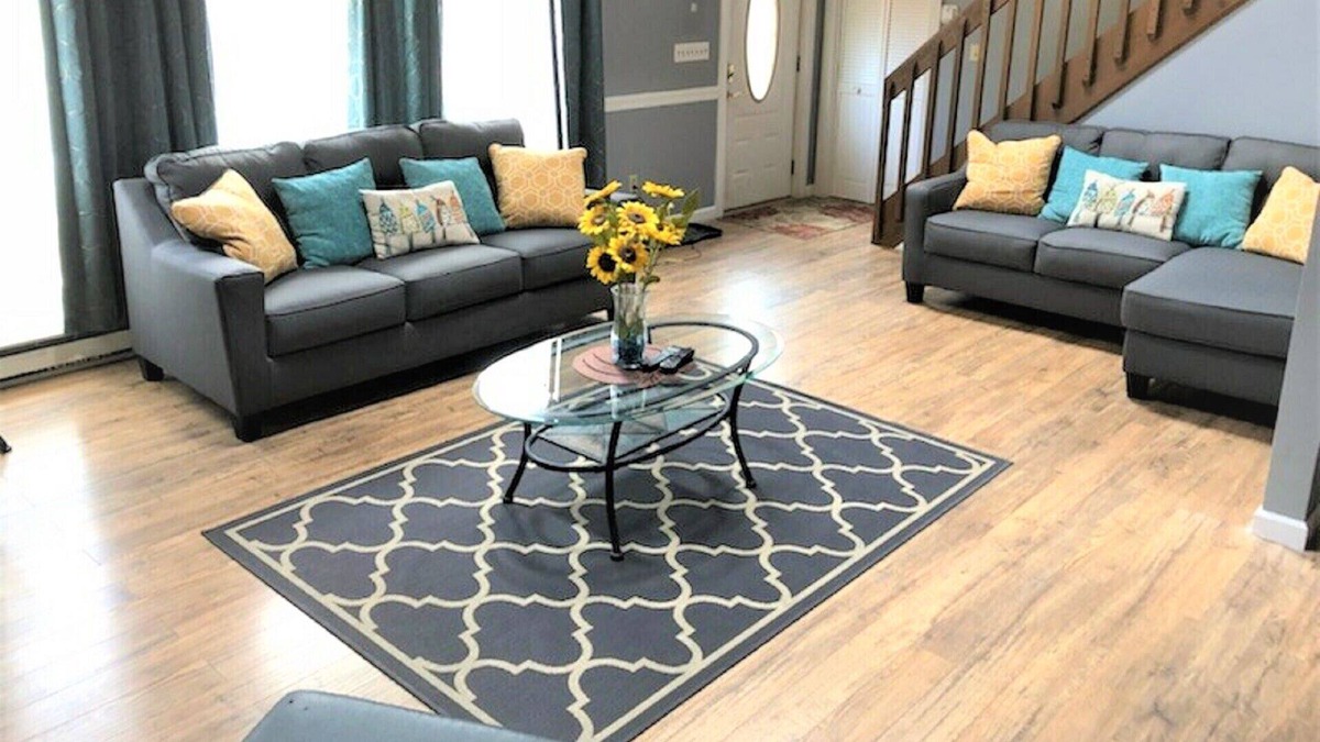 Pocono Pines House | LARGE - SPACIOUS 3 FLR HOME- SECLUDED. w/ Foosball, PING PONG, POOL TABLE!