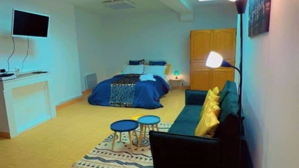 Centre Apartment | Large, spacious and chic studio
