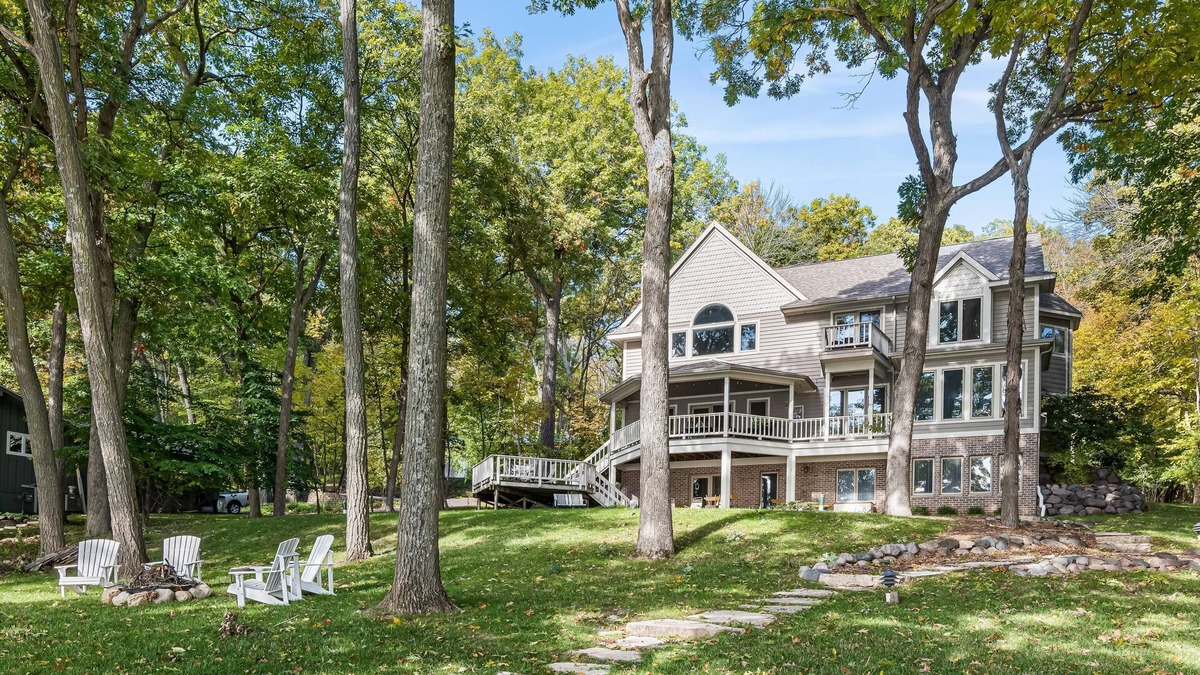 Green Lake House | Large, spacious lakefront home with room for all!