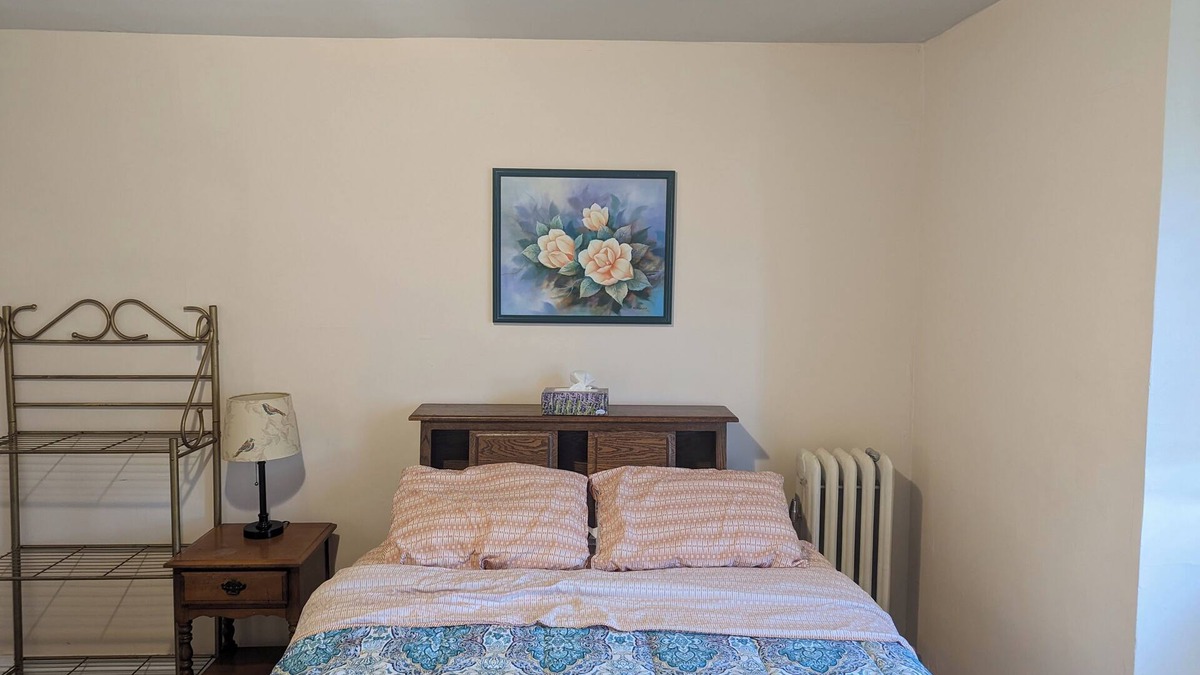 Harrisburg - Hershey House | Large Sparkling Attic Unit w Private Bath
