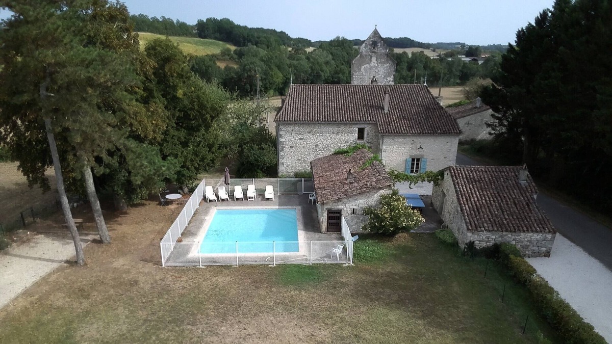 Castillonnes House | Large stone house with pool, quiet, 16 people.
