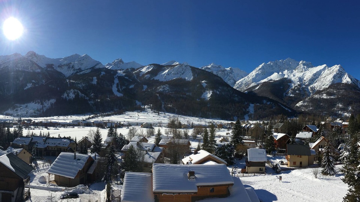 Monetier-les-Bains Apartment | Large Studio 35m2 South facing SerreChevalier Le Monêtier les Bains