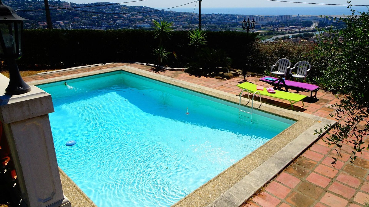 Saint-Laurent-du-Var Apartment | Large Studio Saint-Laurent du var (Nice), open sea view, terrace, swimming pool