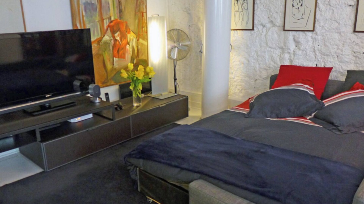 Arts-et-Metiers Apartment | Large studio 2 rooms on a charming and popular street in the Marais