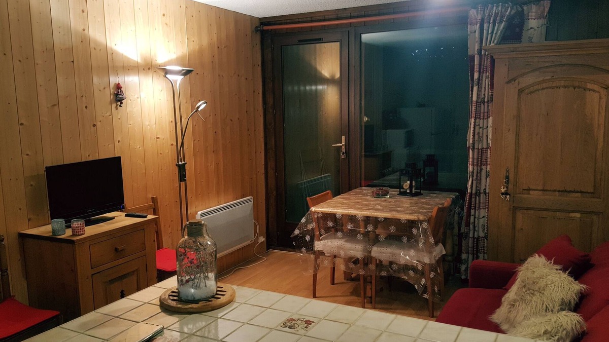 Vallouise-Pelvoux Apartment | Large Studio Cabin with magnificent view of the Mountains