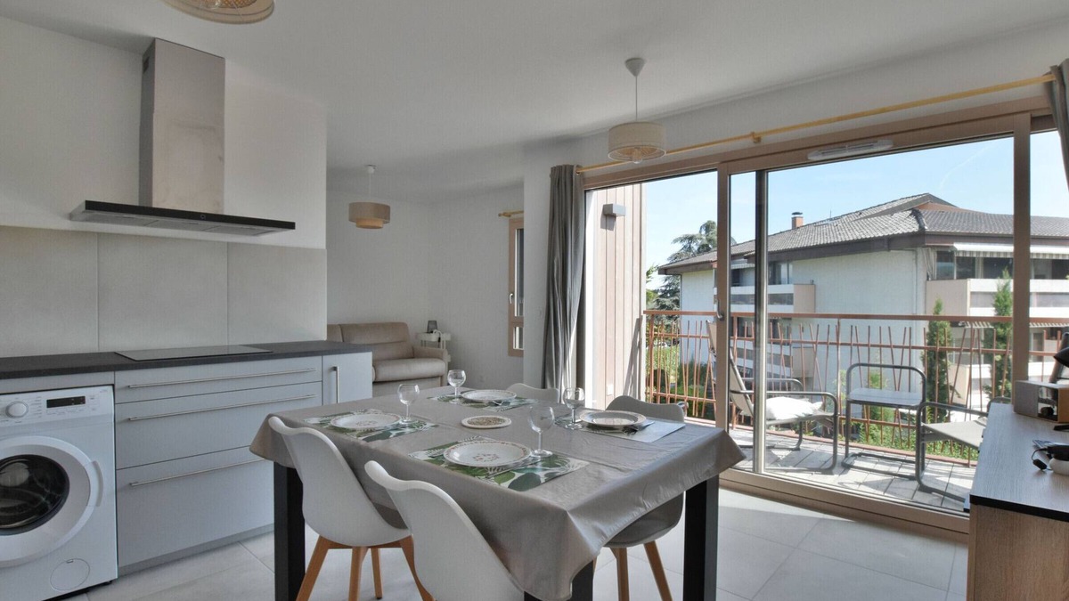 Allinges Apartment | Large studio in Thonon, near lake with parking