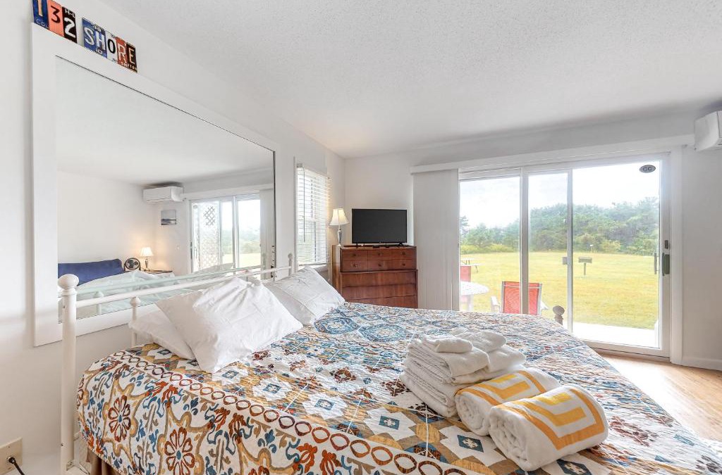 North Truro Hotel | Large Studio with Patio and Pool