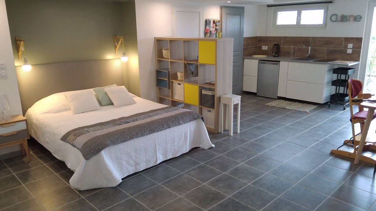 Carcassonne Apartment | Large studio with terrace in Carcassonne close to the city and Cavayere lake