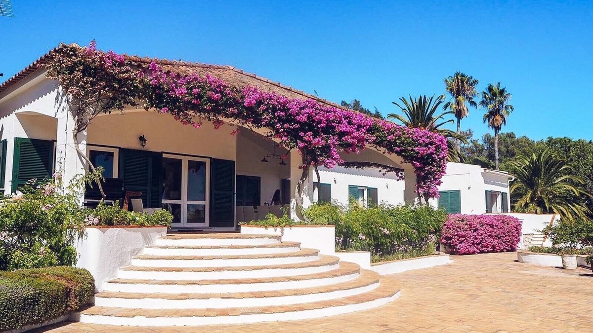 Meia Praia Villa | Large, stylish villa with private pool & tennis court. Sea View. Sleeps up to 20