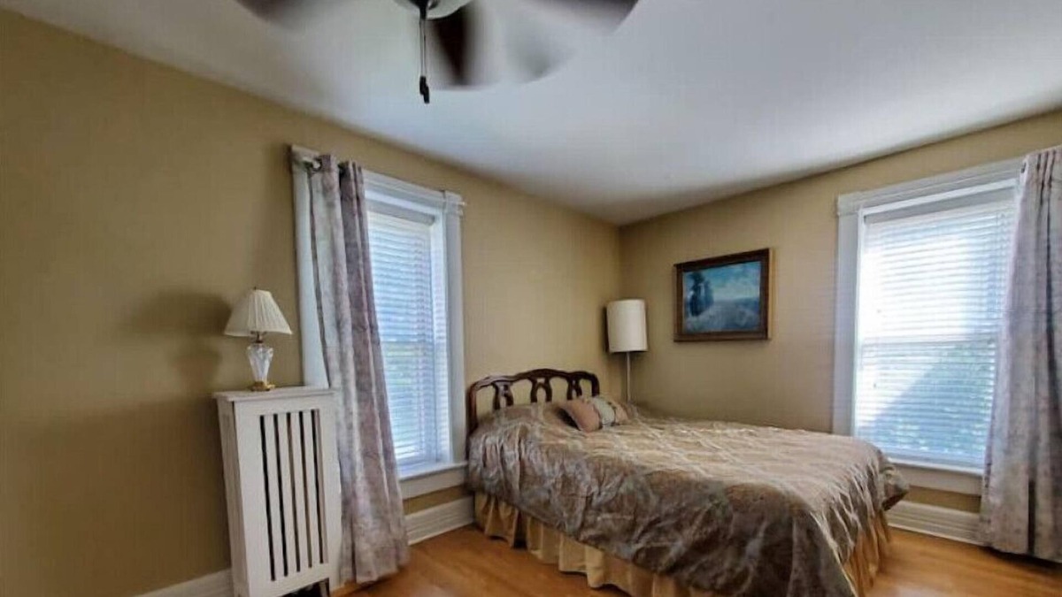 Plainfield Apartment | Large Suite 2 beds plus Murphy full, Victorian Farm Style, Downtown Plainfield