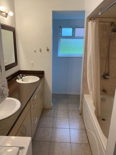 Richmond House | Large suite with independent access