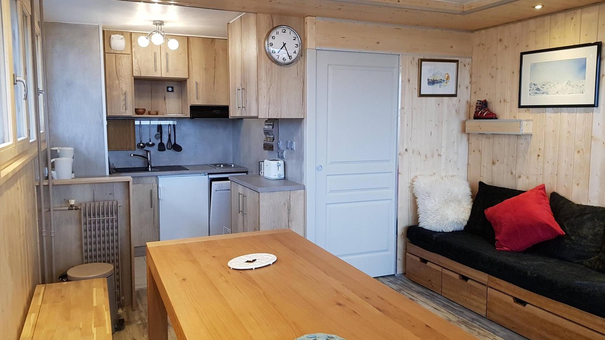 Les Menuires Apartment | LARGE T3 50 sqm Croisette SOUTH full sunny ski at the foot; label 3 flakes OR