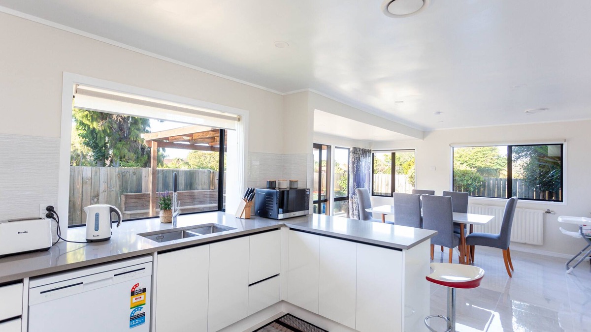 Rotorua House | Large Town House close to Golf club Te puia and Polynesian Spa