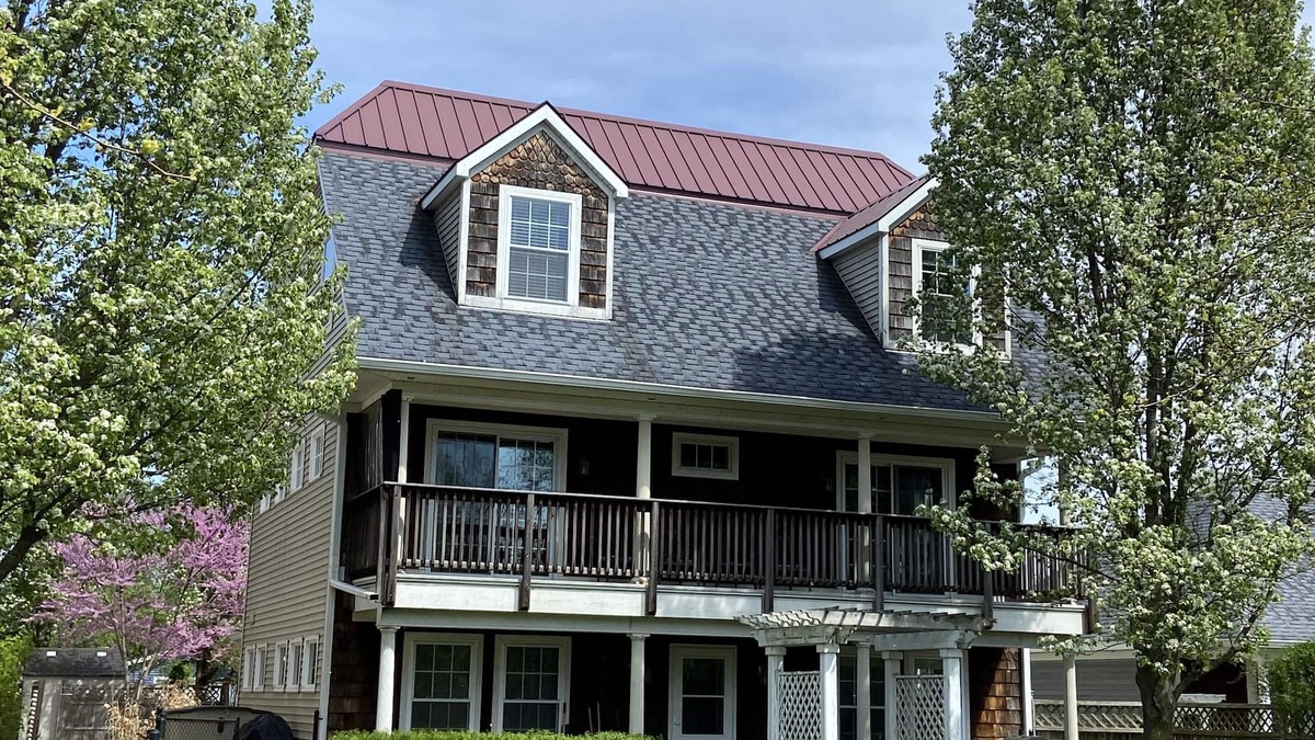 Bellaire Condo | Large Townhouse overlooking Bellaire 2 blocks away