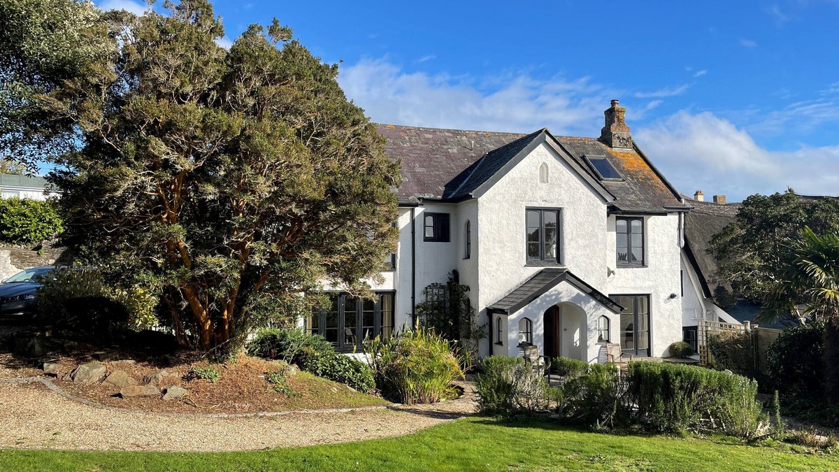 Thurlestone House | Large traditional Cottage in the heart of Thurlestone
