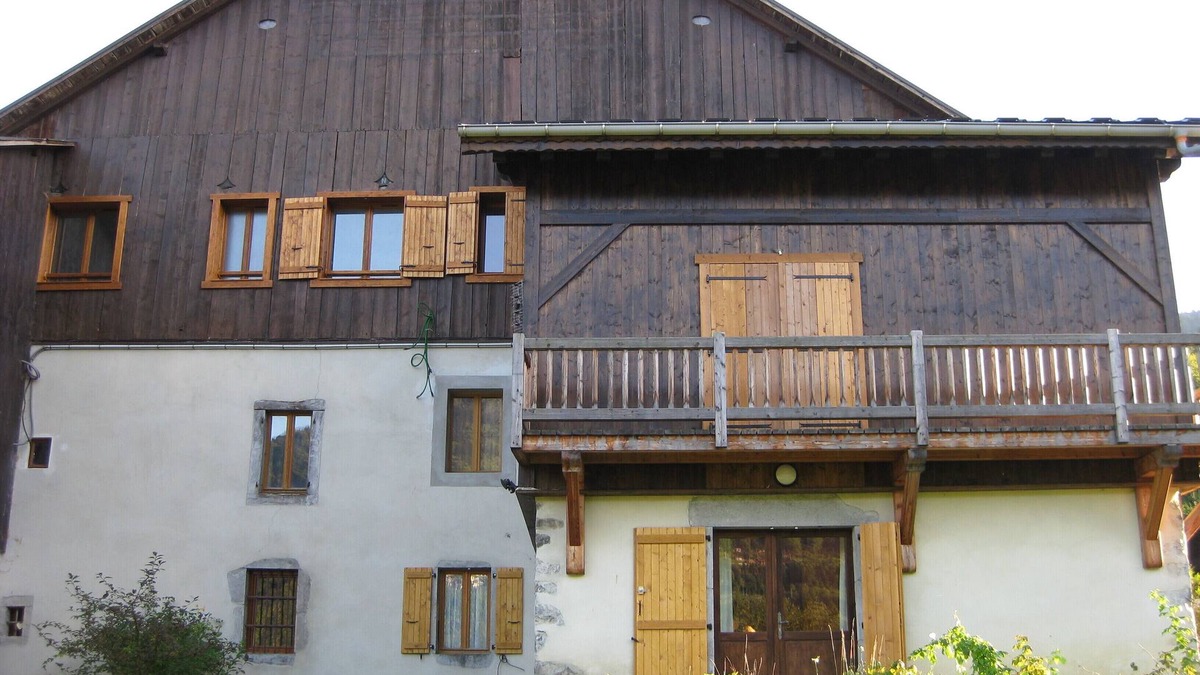 Morillon Apartment | Large triple aspect apartment in great ski resort (Grand Massif)