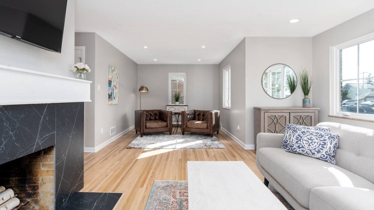 Upper Arlington House | Large Upper Arlington home- Newly Renovatedn