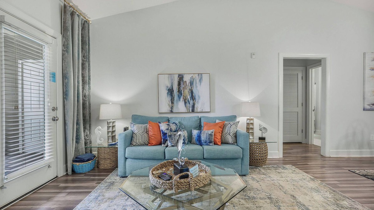 Foley Condo | Large upscale Condo near BEACHES-OWA-all sports complexes-RESORT style pool!