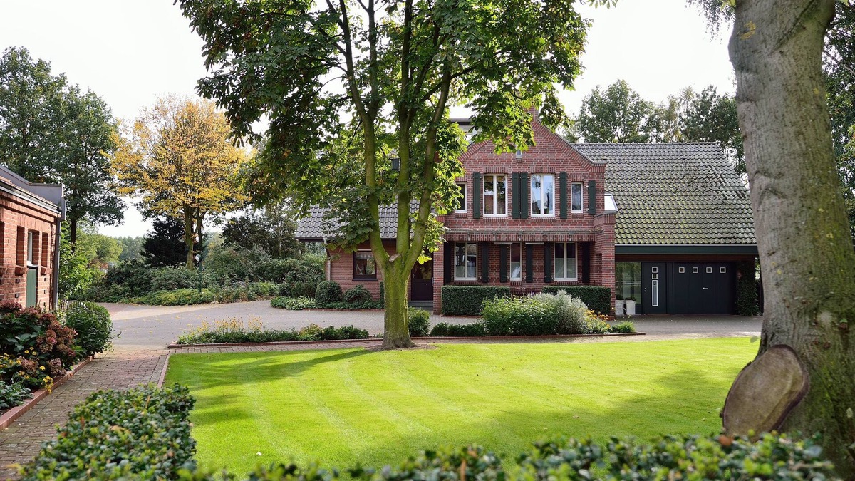Holdorf Apartment | Large vacation apartment, quiet, on a farm with ponies and horses, near Dümmer See