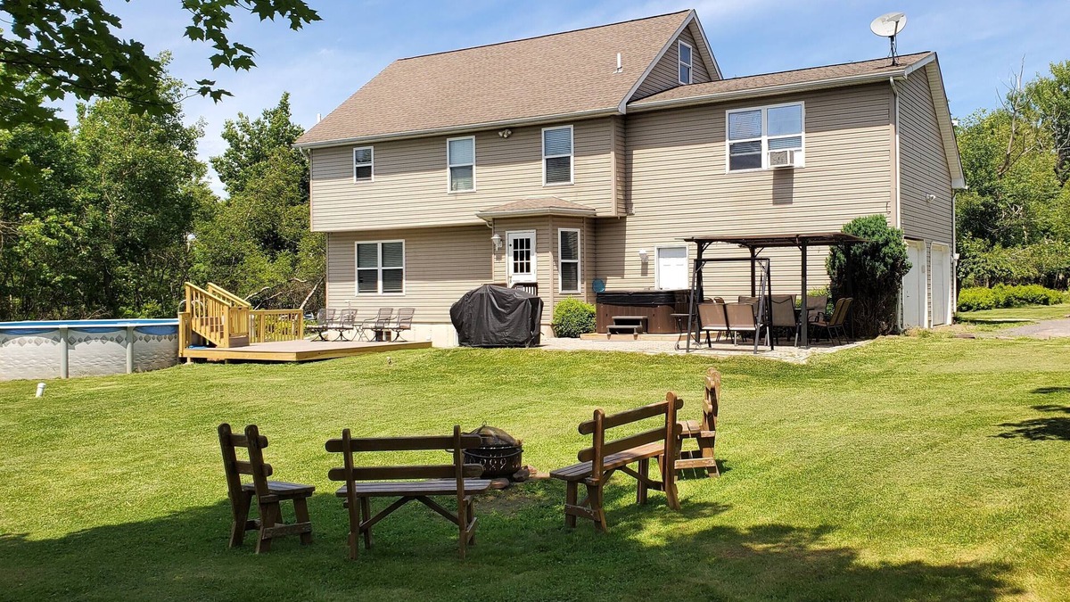 Tunkhannock Township House | Large vacation house, private pool and hot tub, lots of privacy, perfect getaway