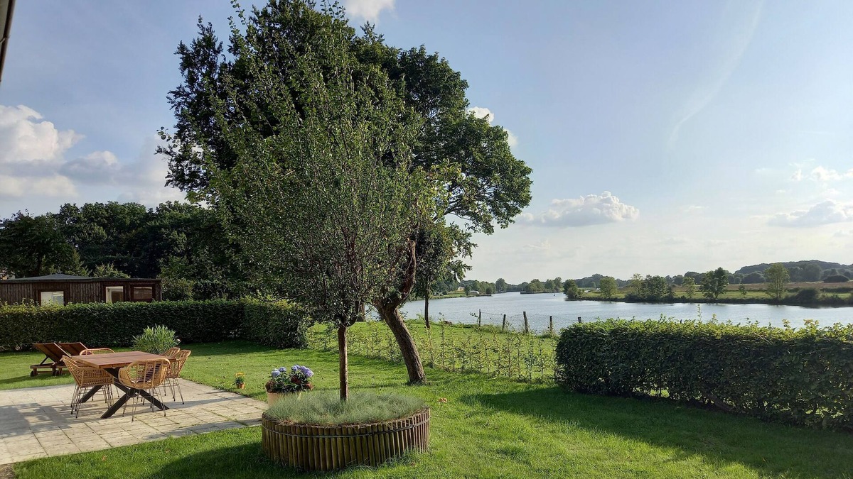Barme House | Large vacation home with view over the river