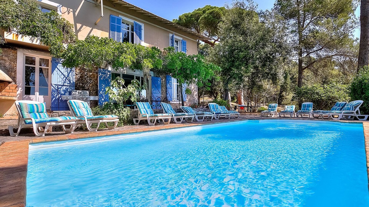 La Roquette-sur-Siagne Villa | Large villa with 2 guest houses in private forest 9 km from CANNES