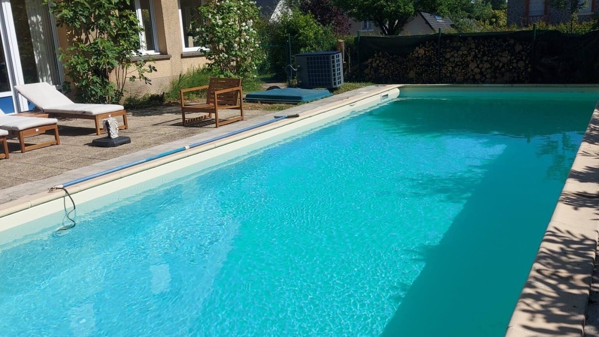 Champeaux Villa | Large villa with pool in village by the sea. In the bay of Mont St. Michel.