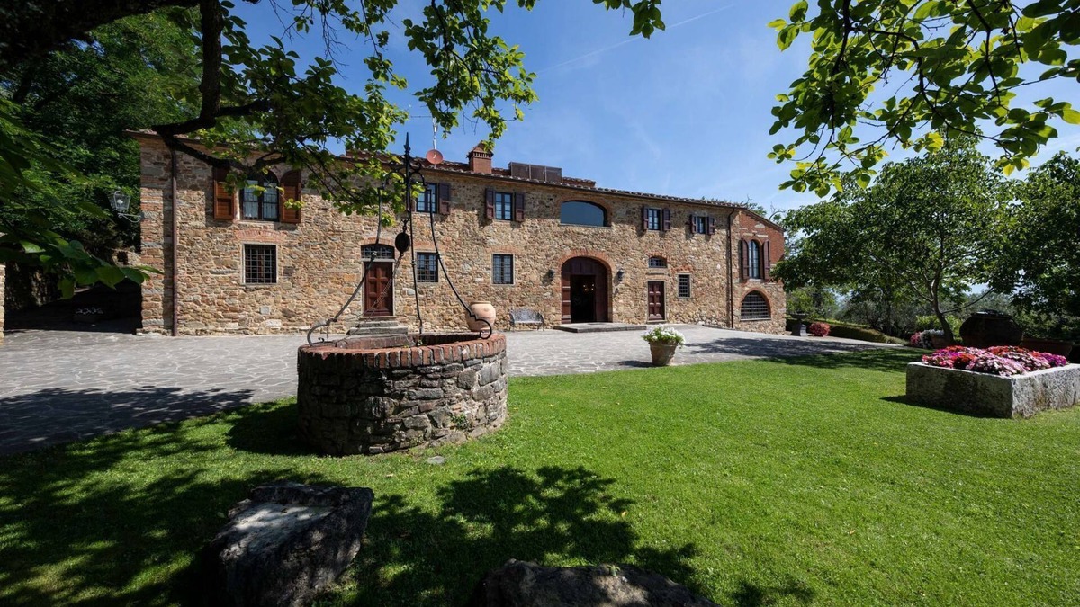 Carmignano Villa | Large villa for 14 to rent near Florence