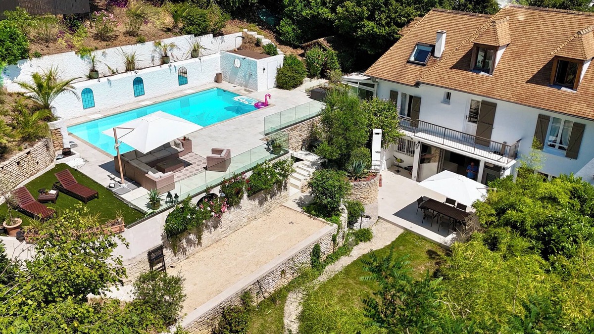 Le Plessis-Robinson Villa | Large villa at the gates of Paris