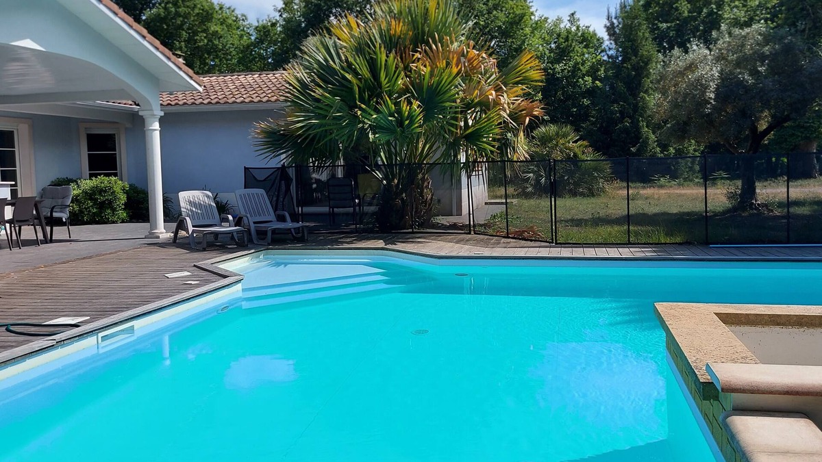 Pontenx-les-Forges Villa | Large villa, swimming pool, wooded garden, close to lakes and ocean. Ideal for families.