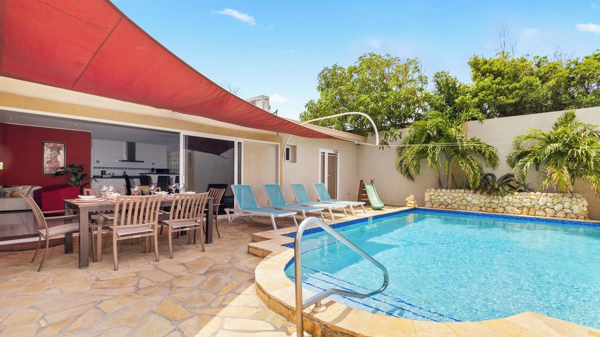 Ponton Villa | Large Villa w/Private Pool! Great Location + FREE Utilities