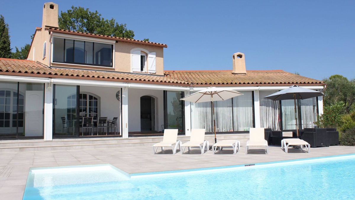 Bagnols-en-Foret Villa | Large villa with private heated pool