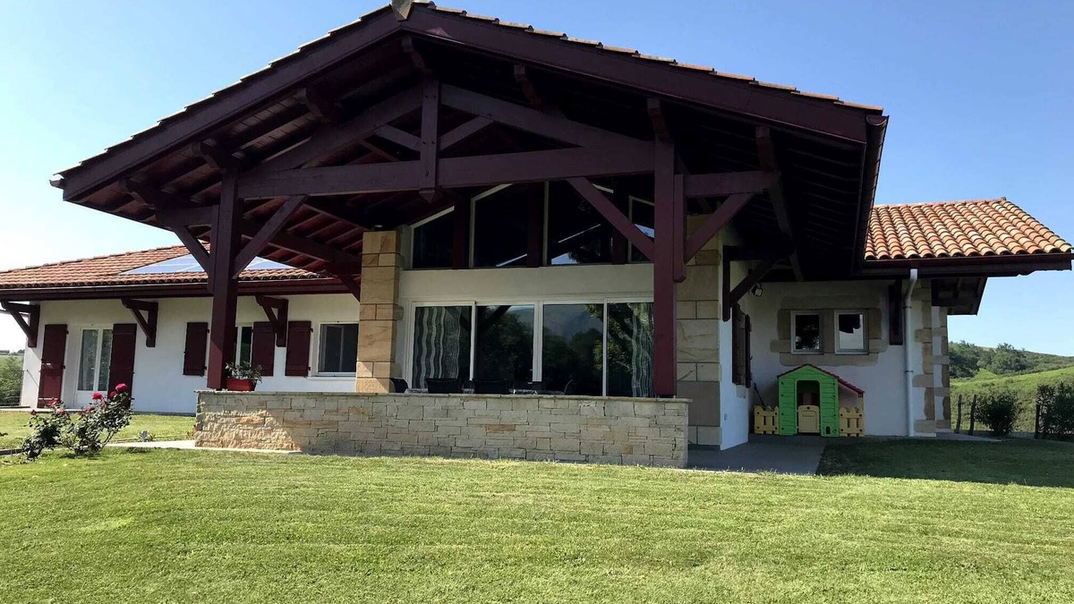 Bidarray House | Large villa with beautiful mountain views