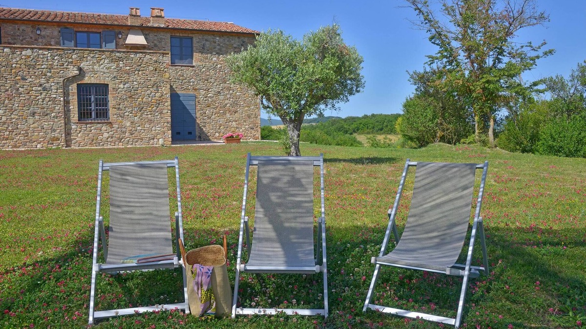 Bibbona Villa | Large villa with heated pool, A/C, Wi-Fi, BBQ, al fresco dining, sleep 16