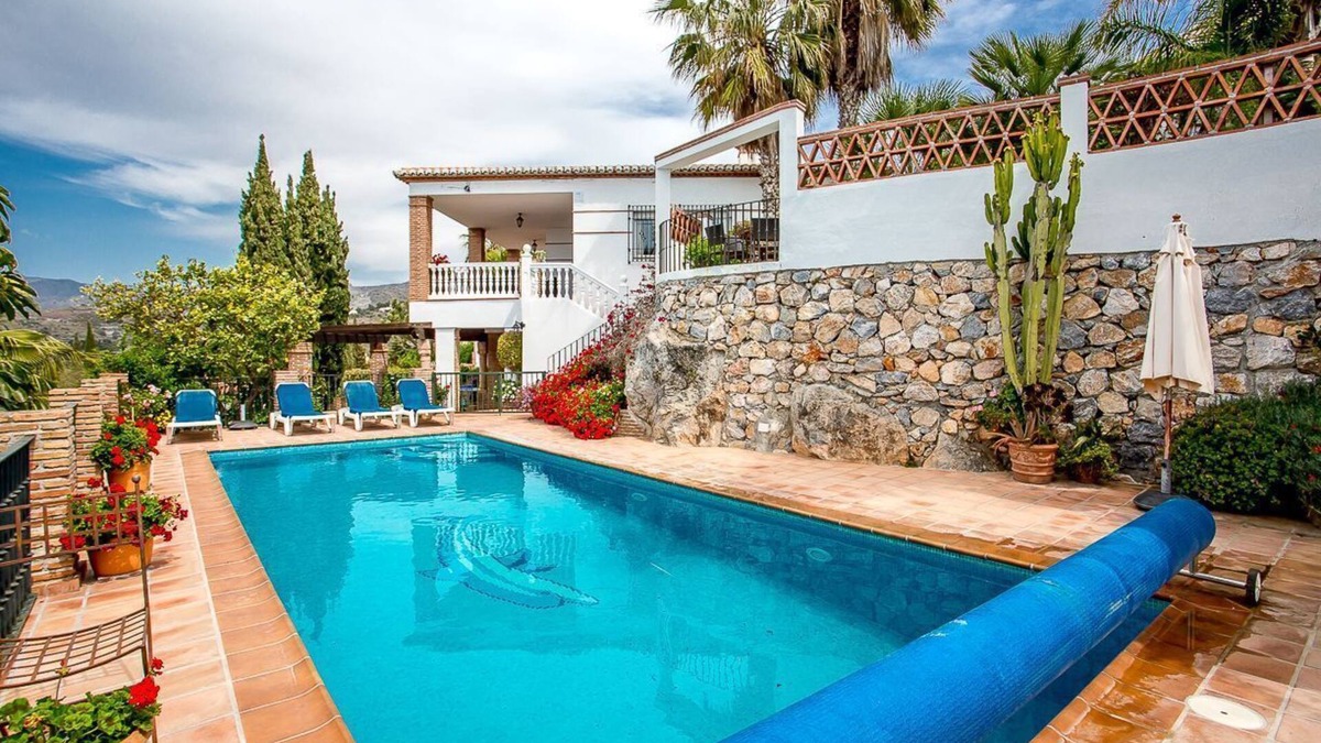 Almunecar Villa | Large Villa With Private Heated Pool And Stunning Sea And Mountain Views