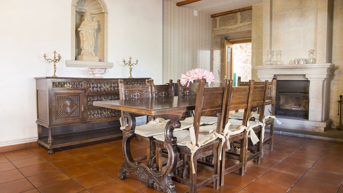 Ames Cottage | Large villa with pool near Santiago