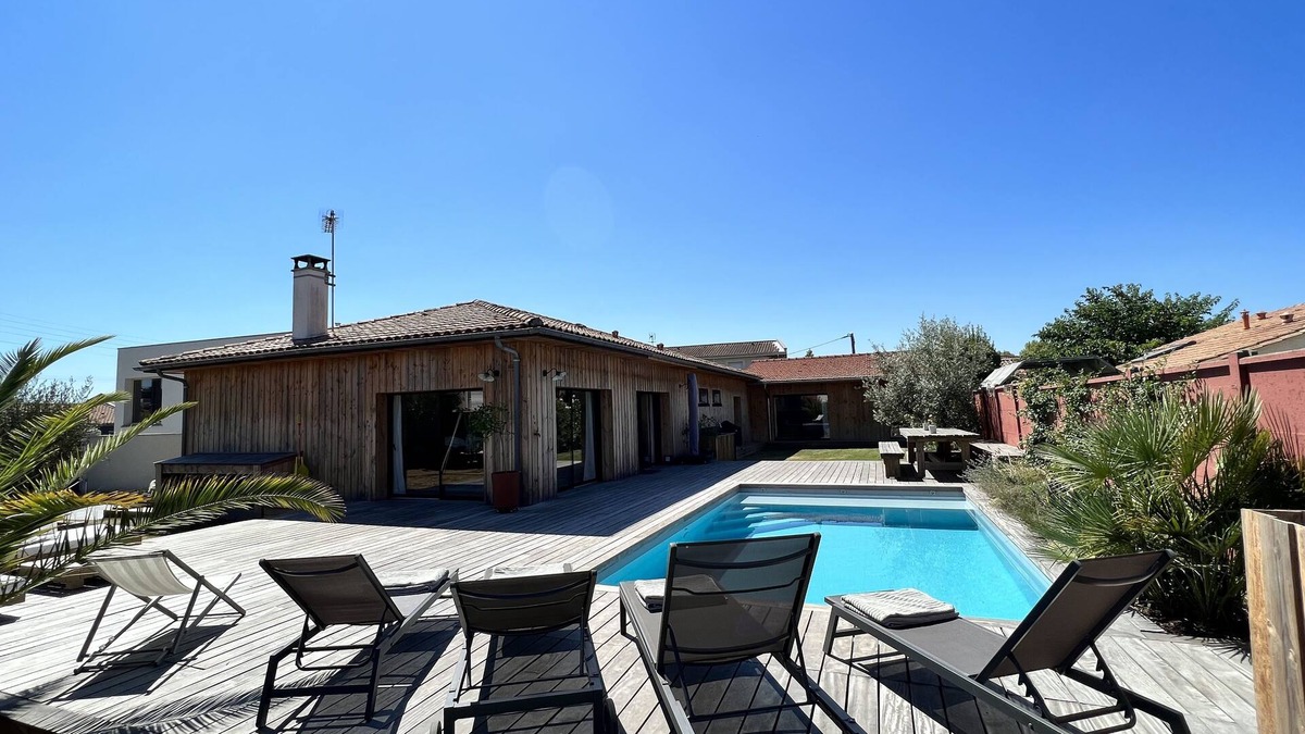 Bordeaux-Lac House | Large villa with swimming pool on the outskirts of Bordeaux