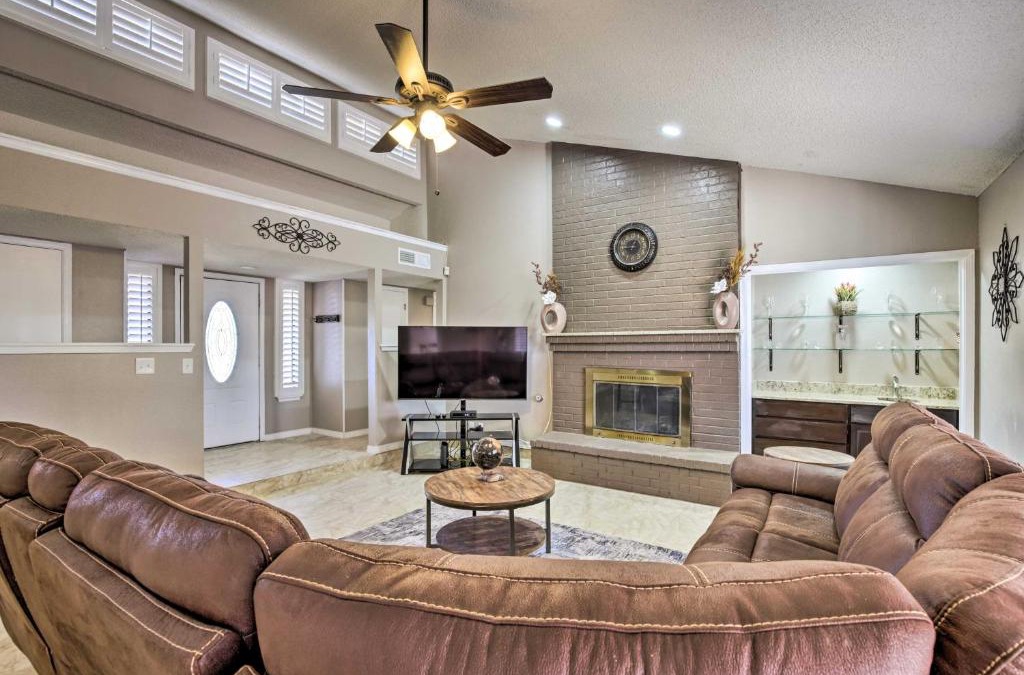 Biggs Field House | Large Yard Family-Friendly El Paso Rental Home
