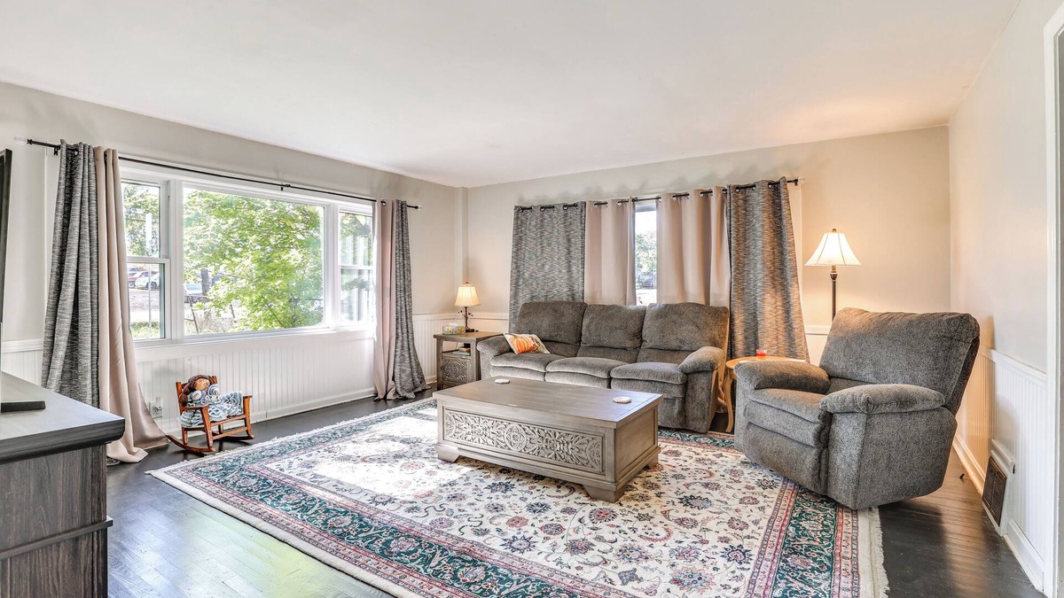 Ravenna House | Large Yard & Fire Pit: Pet-Friendly Ravenna Home!