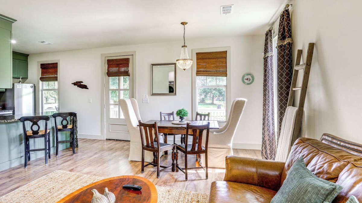 South Baton Rouge House | Large Yard: 'Pascagoula Peach' Home in Baton Rouge