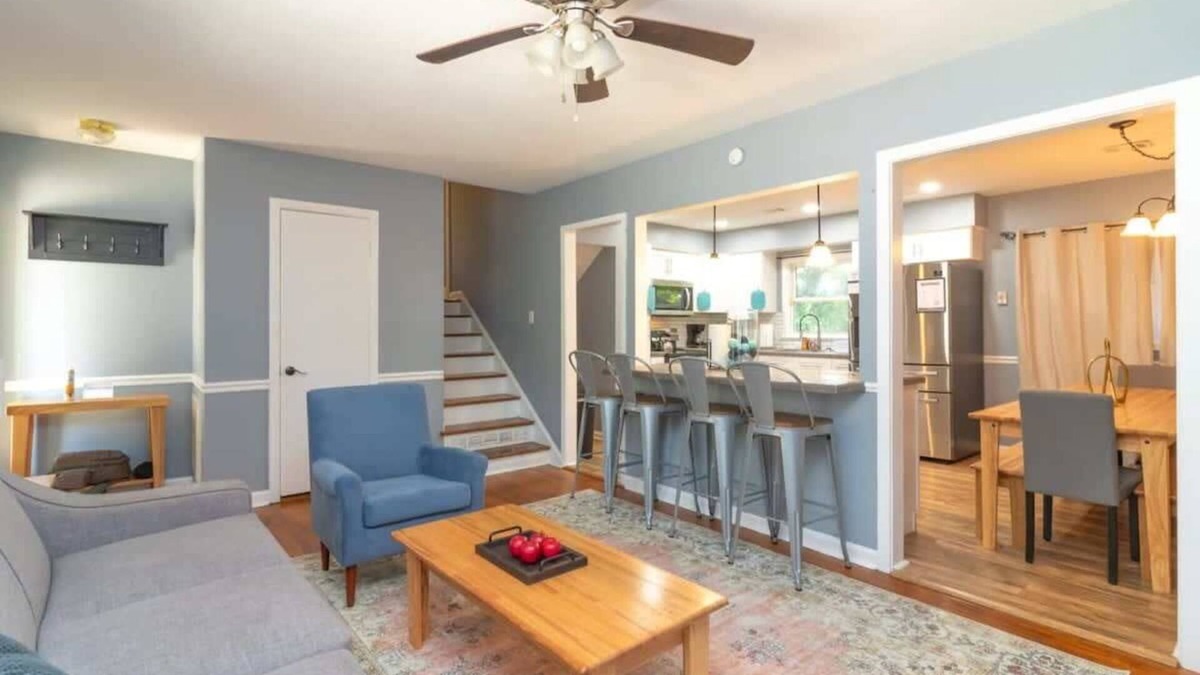 Columbus House | Large Yard with Treehouse! Tri-Level Retreat