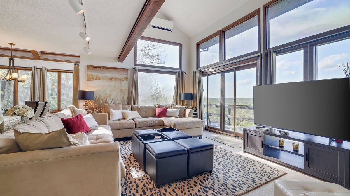 Tannersville House | Largest Charming Townhome on TOP ROW of Camelback Mountain