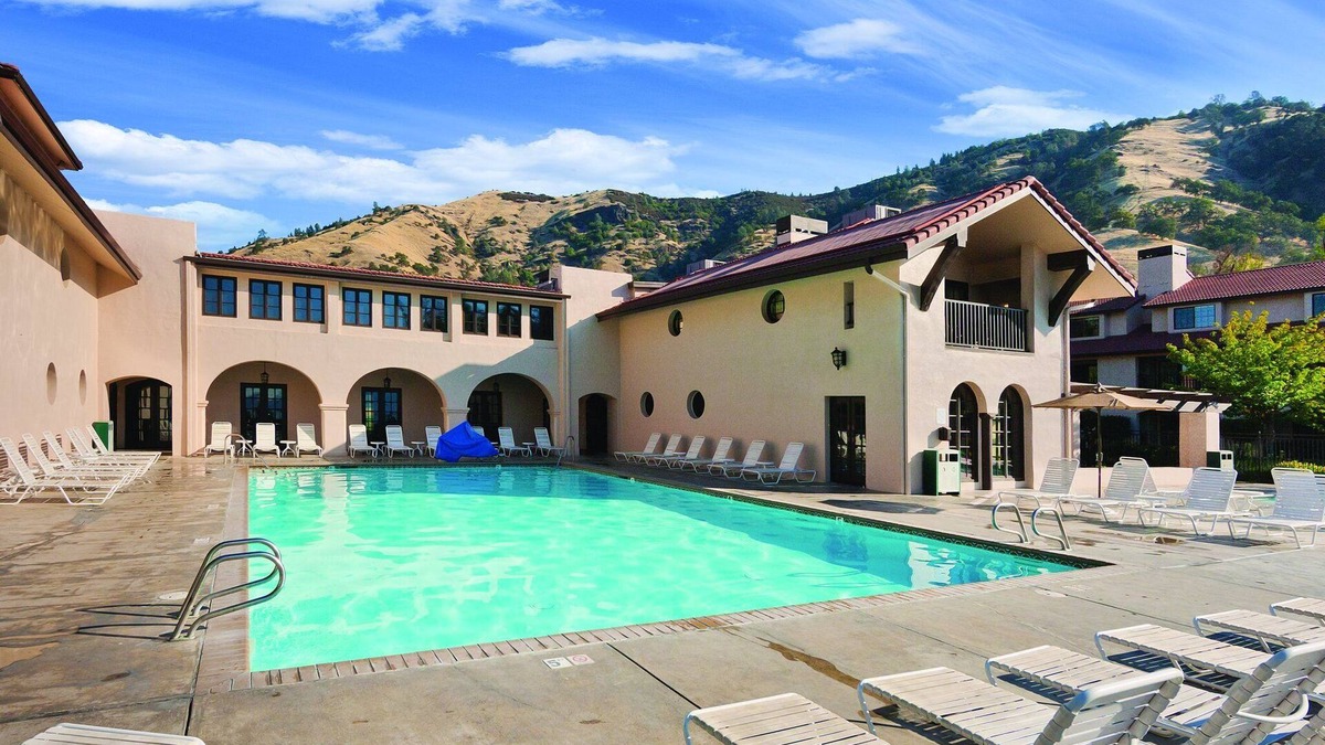 Nice Resort | Largest freshwater lake!
